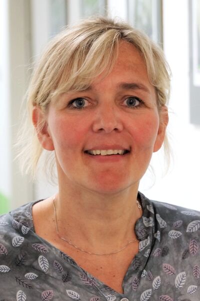 Anja Wolf ist Juristin, Schuldner- und Verbraucherinsolvenzberaterin beim THEPRA Landesverband in Sömmerda und zudem Vorstandsvorsitzende bei der Landesarbeitsgemeinschaft Schuldnerberatung in Thüringen.