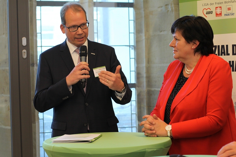 OKR Christoph Stolte (Diakonie Mitteldeutschland und LIGA Vorsitzender) gemeinsam mit Margit Jung (Vizepräsidentin des Thüringer Landtags)